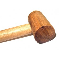 Mini Maillet en bois de Noyer, pour casser les oeufs, s'amuser avec des billes...